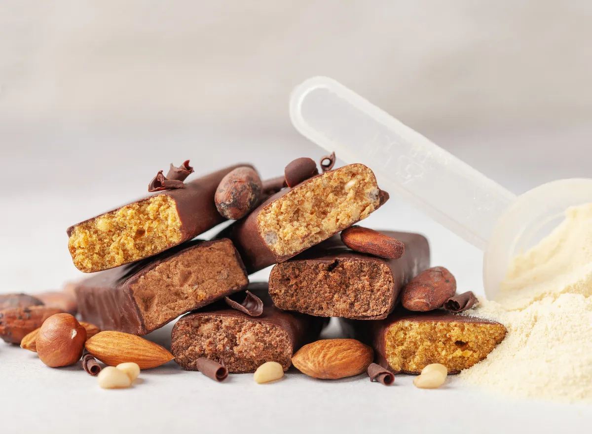 The 11 best low-carb protein bars for lean muscle growth