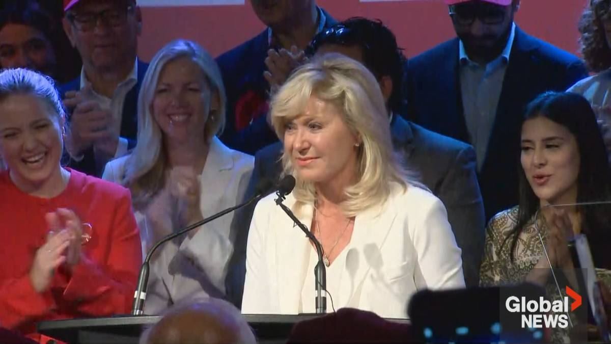 Click to play video: 'Bonnie Crombie officially launches Liberal Party leadership campaign in Ontario'