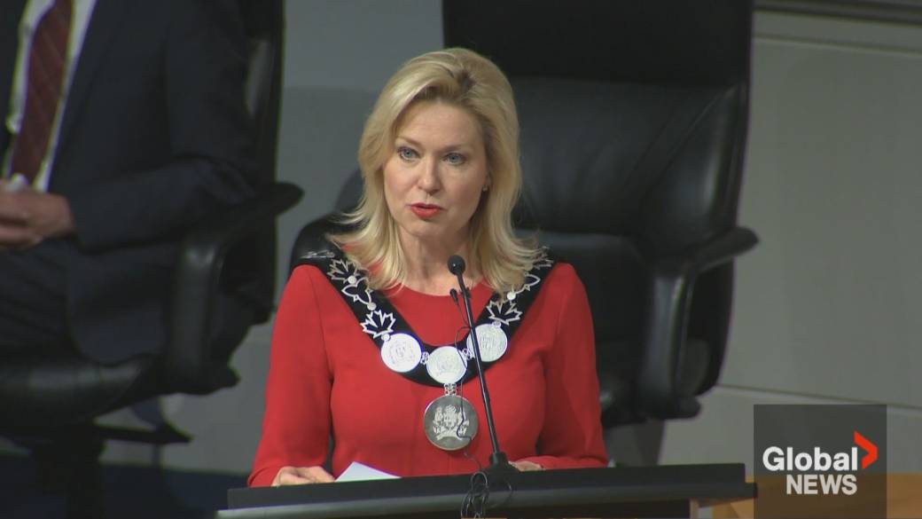 Click to play video: 'Mississauga Mayor Bonnie Crombie takes leave to focus on Ontario Liberal Leadership race'